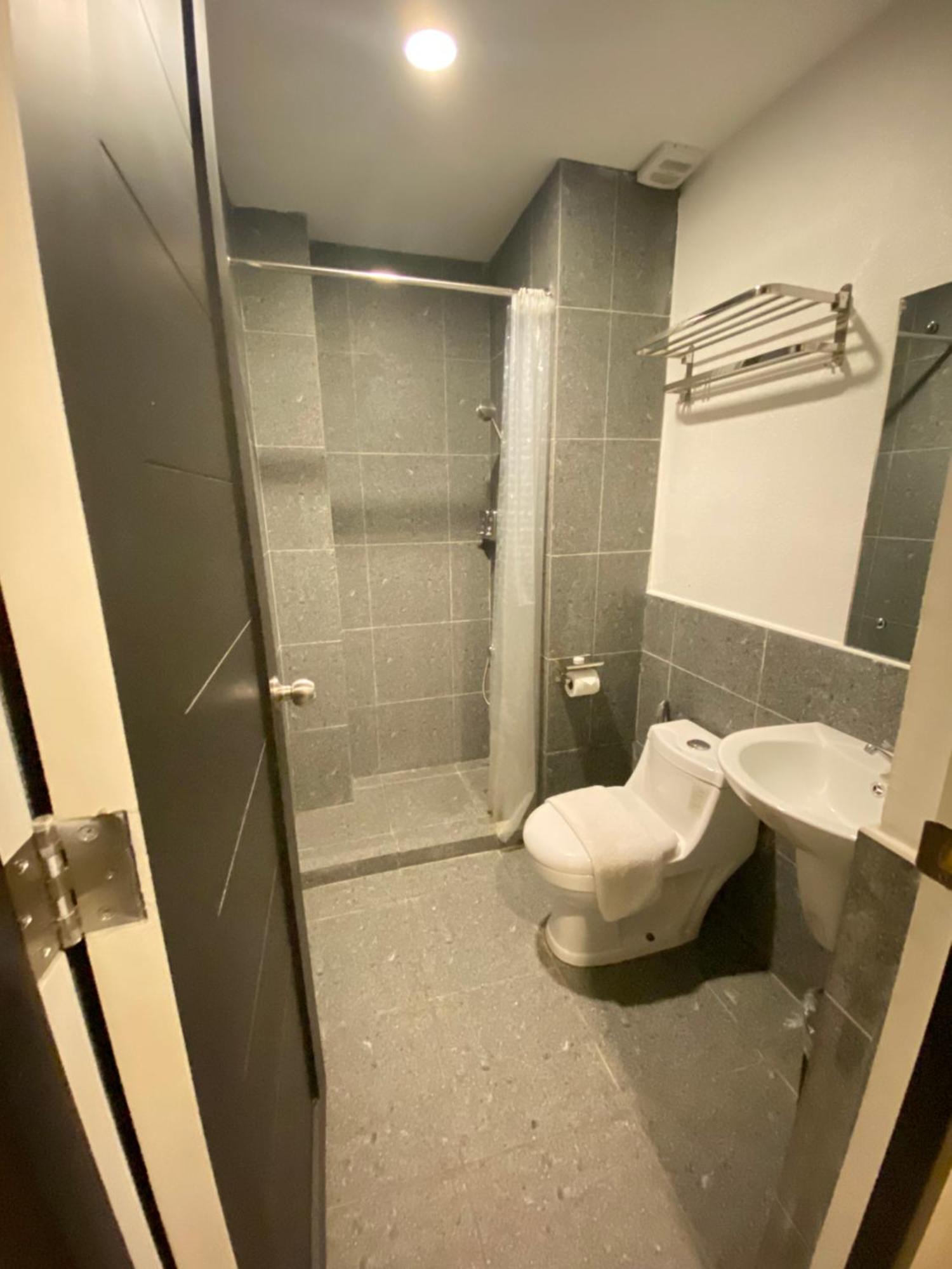 Rudolfo Suites Roxas City Kültér fotó